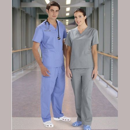 Uniforme hospitales y clínicas Sobremedidas 4
